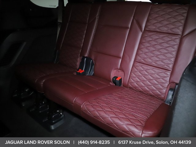Used 2025 Cadillac Escalade Premium Luxury AWD/4WD image 31