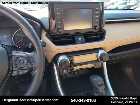 Used 2019 Toyota RAV4 LE image 22