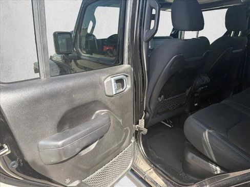 Used 2024 Jeep Wrangler Unlimited Rubicon 4xe AWD/4WD image 18