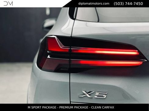 Used 2024 BMW X5 xDrive50e w/ M Sport Package AWD/4WD image 15