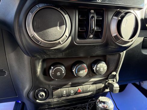 Used 2017 Jeep Wrangler Unlimited Sport w/ Quick Order Package 24S image 20