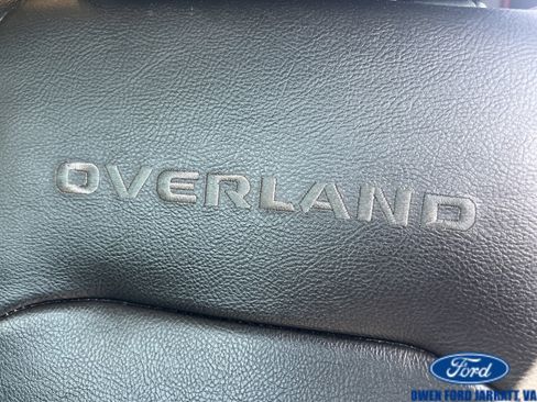 Used 2021 Jeep Gladiator Overland AWD/4WD image 8