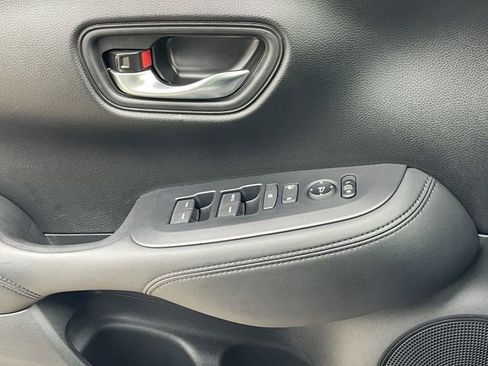 Certified 2025 Honda HR-V LX image 22