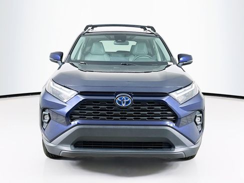 Used 2022 Toyota RAV4 XLE Premium image 2