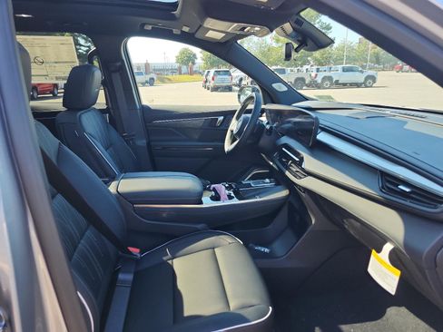 New 2026 Buick Enclave Avenir w/ Super Cruise Package image 6