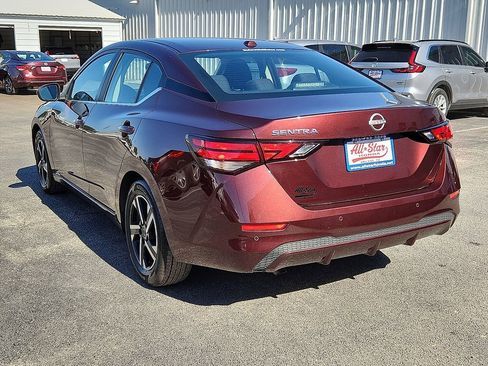 Used 2025 Nissan Sentra SV image 3