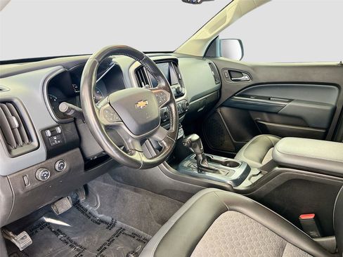 Used 2019 Chevrolet Colorado Z71 AWD/4WD image 11