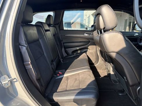 Used 2021 Jeep Grand Cherokee Laredo X AWD/4WD image 30