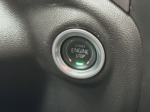 Used 2025 Chevrolet Silverado 1500 Custom image 24