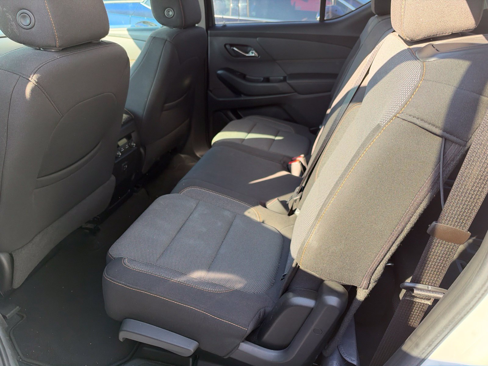 Used 2020 Chevrolet Traverse LT FWD image 12