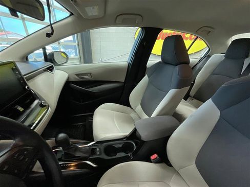 Used 2020 Toyota Corolla LE FWD image 12