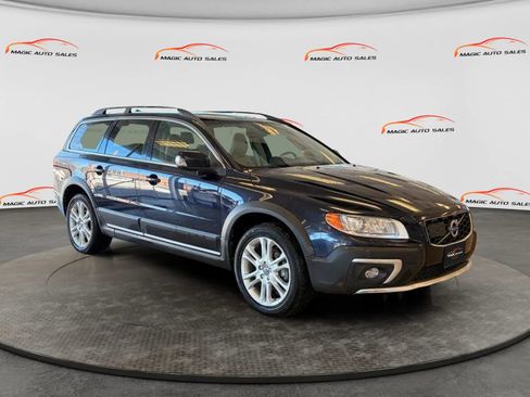 Used 2016 Volvo XC70 T5 Platinum w/ Protection Package AWD/4WD image 4