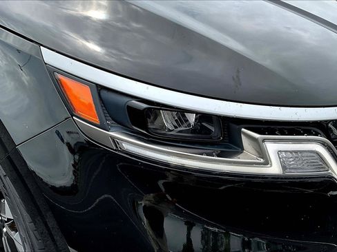 Used 2024 Kia Carnival EX FWD image 33
