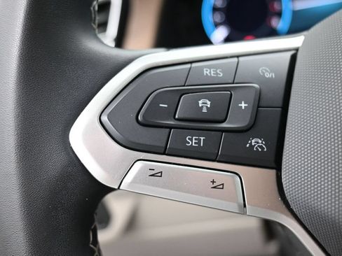 Used 2024 Volkswagen Atlas SE AWD/4WD image 15