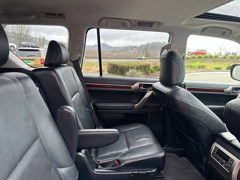 Used 2017 Lexus GX 460 Premium image 12