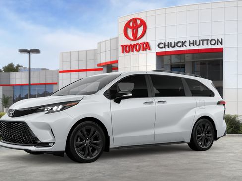 Used 2026 Toyota Sienna XSE FWD image 38