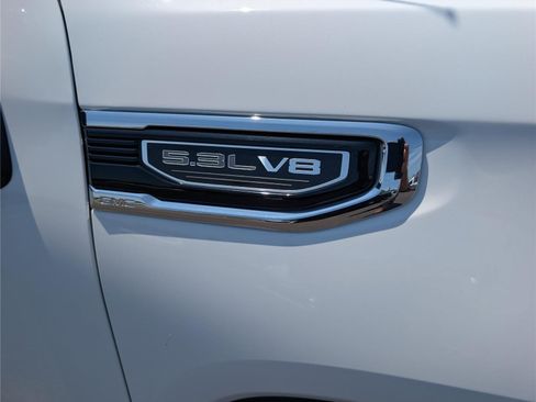 Used 2025 GMC Sierra 1500 SLT RWD image 10
