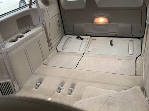 Used 2013 Chrysler Town & Country Touring image 33