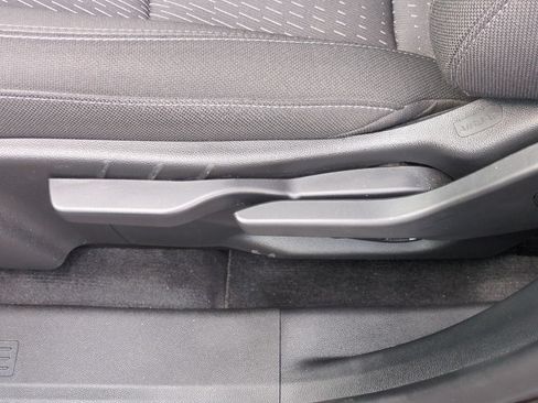 Used 2025 Chevrolet Equinox LT FWD image 17