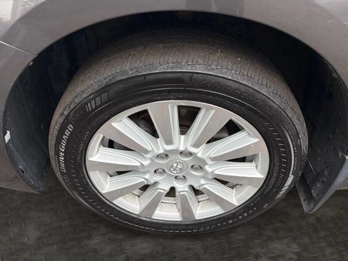 Used 2017 Toyota Sienna LE AWD/4WD image 35