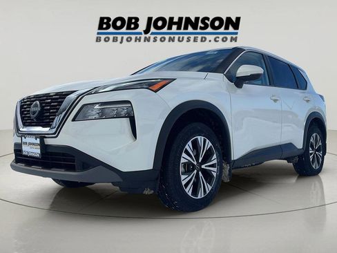 Used 2023 Nissan Rogue SV image 3