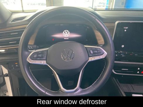 Used 2025 Volkswagen Atlas SE AWD/4WD image 6