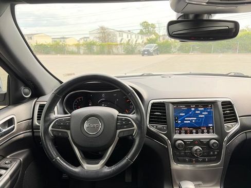 Used 2018 Jeep Grand Cherokee Limited w/ Luxury Group II AWD/4WD image 29