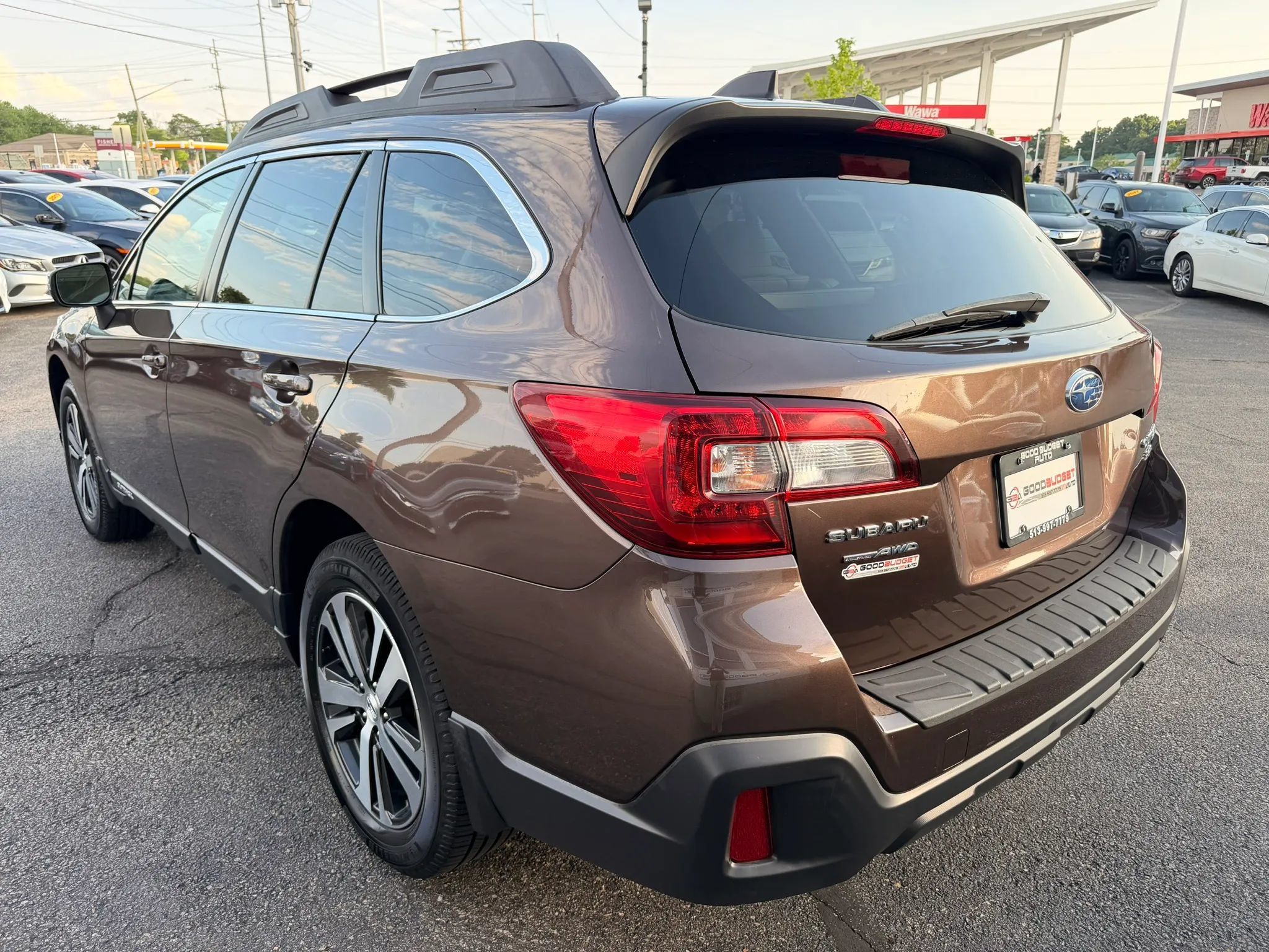 Used 2019 Subaru Outback 3.6R Limited AWD/4WD image 3