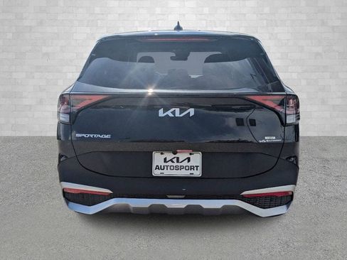 Used 2024 Kia Sportage LX image 4