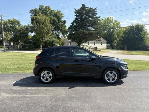 Used 2023 Hyundai Kona SEL w/ Convenience Package FWD image 4