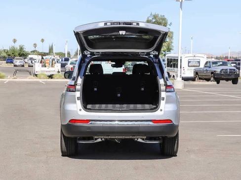 New 2024 Jeep Grand Cherokee Laredo X w/ Luxury Tech Group I image 27