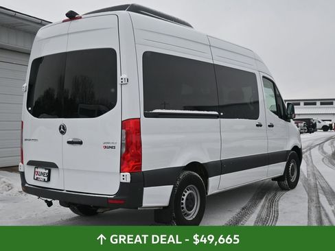 Used 2024 Mercedes-Benz Sprinter 2500 image 7