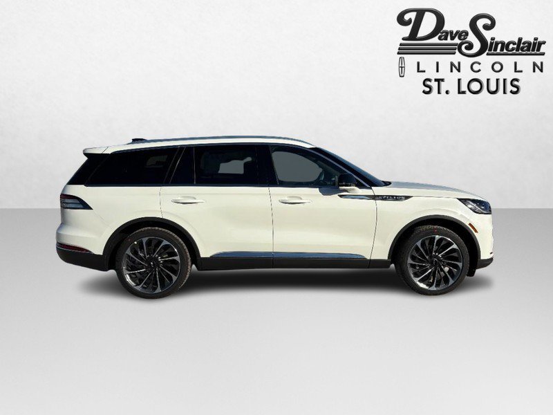 New 2027 Lincoln Aviator Reserve AWD/4WD image 2