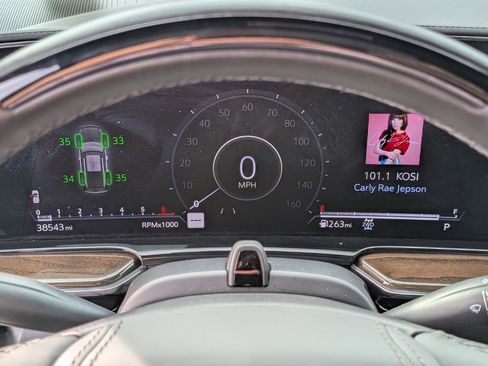 Certified 2024 Cadillac Escalade Sport Platinum w/ LPO, ONYX Package image 23