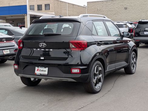 New 2025 Hyundai Venue SEL image 4