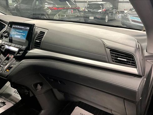 Used 2024 Honda Odyssey EX-L image 18