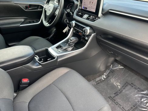 Certified 2023 Toyota RAV4 LE AWD/4WD image 20