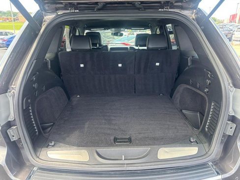 Used 2019 Jeep Grand Cherokee Limited AWD/4WD image 7