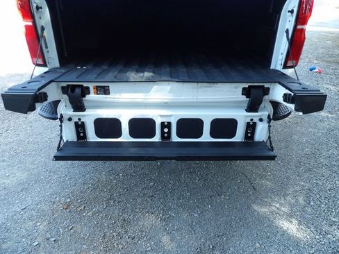 Used 2025 Chevrolet Silverado 2500 LT w/ Z71 Chrome Sport Edition AWD/4WD image 15