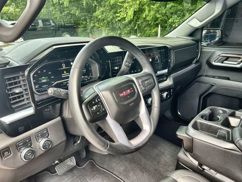 Certified 2023 GMC Sierra 1500 SLT w/ X31 Off-Road Package AWD/4WD image 11