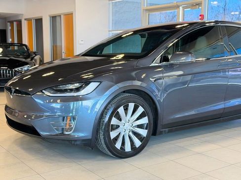 Used 2019 Tesla Model X Long Range image 4