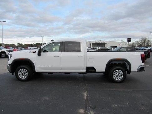 Used 2024 GMC Sierra 2500 SLE w/ SLE Convenience Package image 3