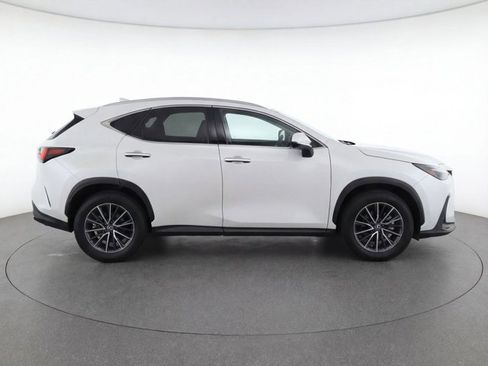 Used 2025 Lexus NX 250 FWD w/ Premium Package image 8