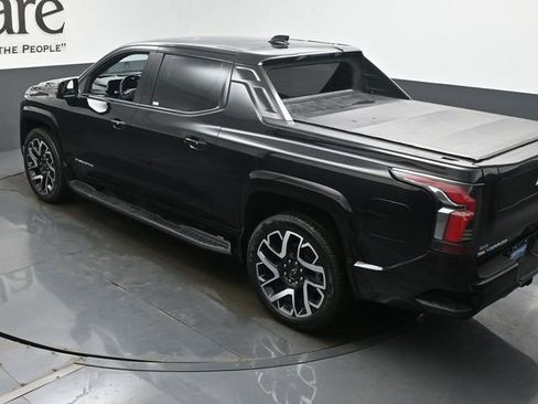 Certified 2024 Chevrolet Silverado EV RST image 39