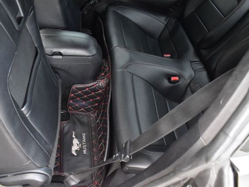 Used 2016 Ford Mustang Premium image 19
