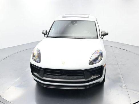 Used 2025 Porsche Macan image 43