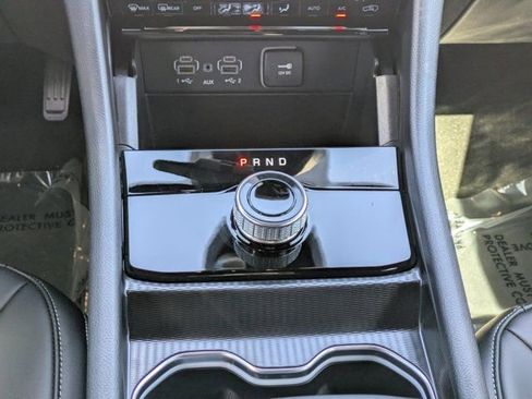 New 2025 Jeep Grand Cherokee Limited w/ Black Appearance Package image 17