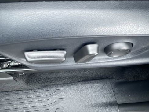 Used 2025 Toyota Tacoma TRD Sport w/ TRD Sport Premium Package image 12