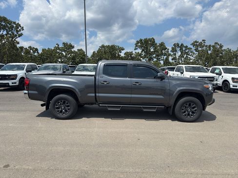 Used 2023 Toyota Tacoma SR5 RWD image 4