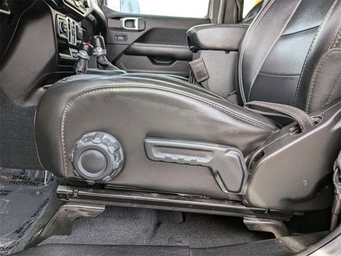 Used 2023 Jeep Wrangler Unlimited Sahara image 15